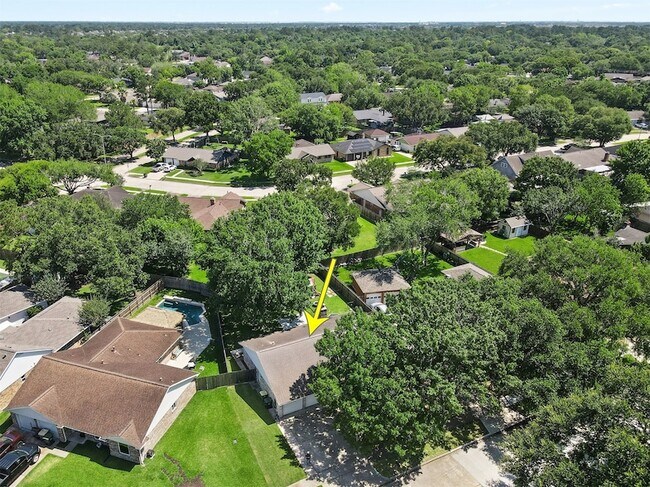 Building Photo - 1819 Meadow Creek Dr