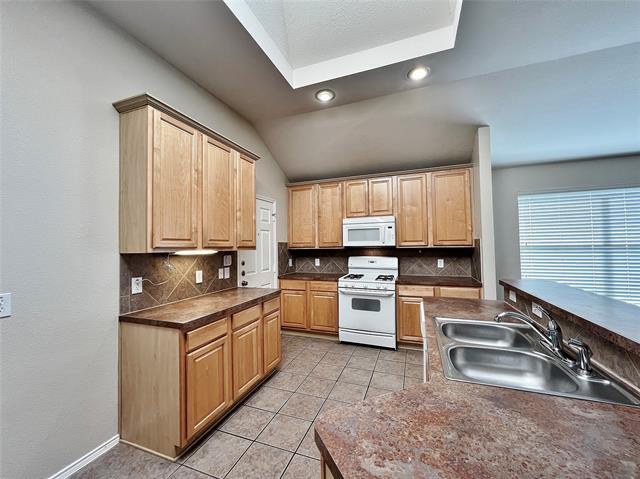 Building Photo - 5939 Waterford Dr