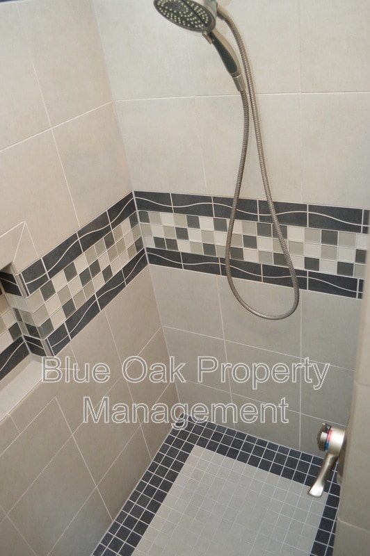 Building Photo - 62 Plumwood Ct