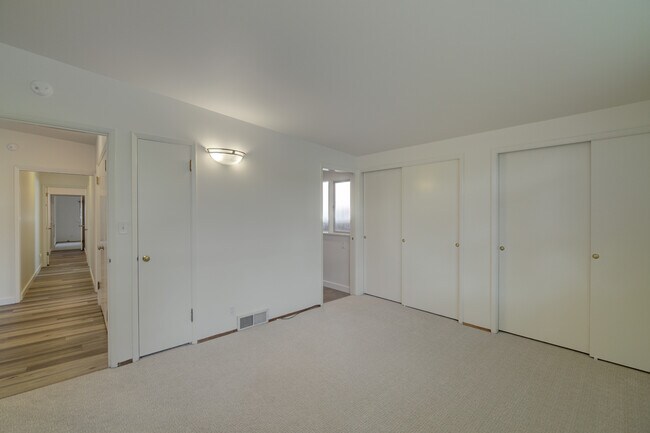 Building Photo - 8241 45th Ave NE