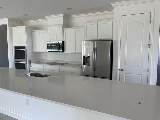 Building Photo - 10060 Dolphin Gull Cir