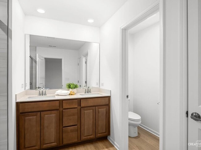 Building Photo - 14949 Dyer Ln