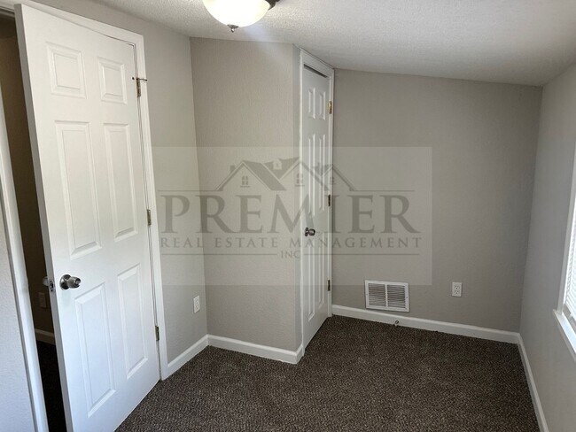 Building Photo - 2411 S Sterling Ave