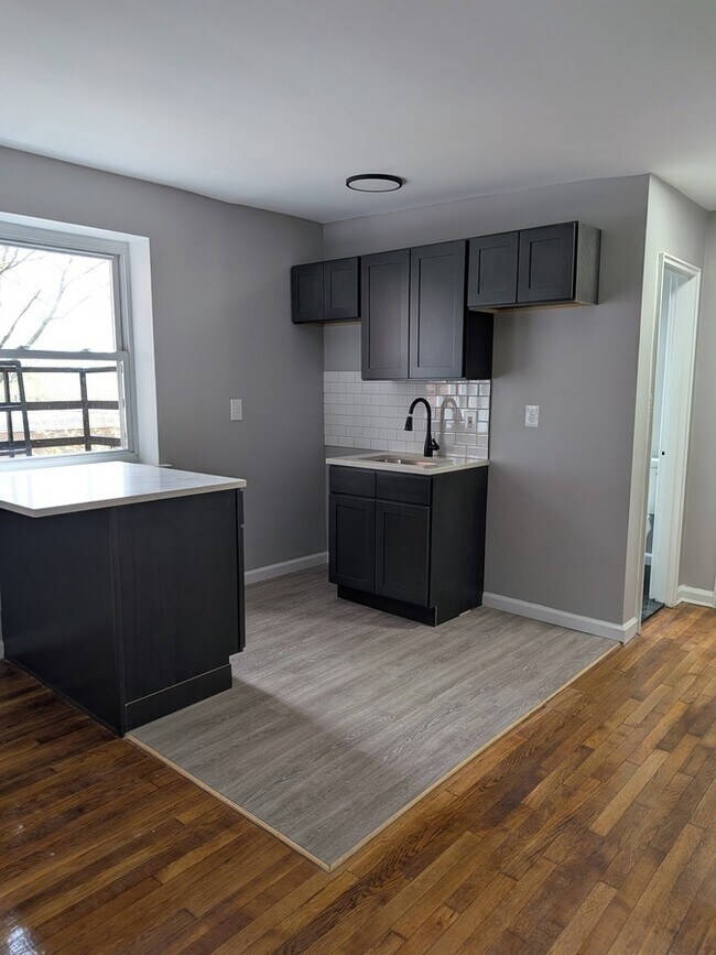 Building Photo - 1280 Clinton Ave