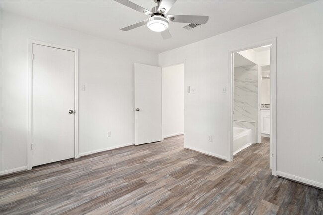 Building Photo - 6719 Brittany Park Ln