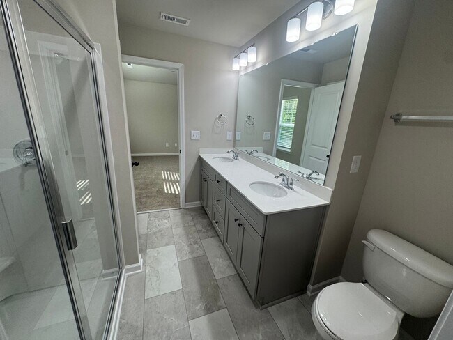 Building Photo - 2128 Clapham Ct