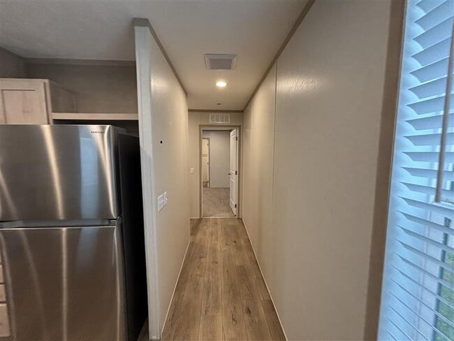 Building Photo - 36 Grant St