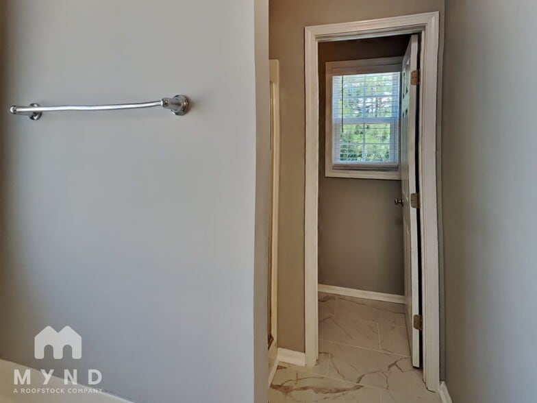 Building Photo - 5821 Wynmore Road