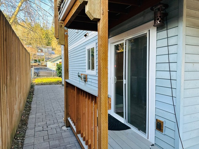 Building Photo - Beautifully Remodeled Downtown Camas Home