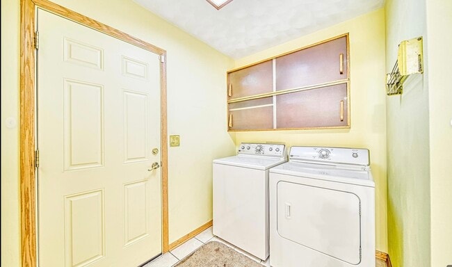 Building Photo - 3121 Carefree Dr