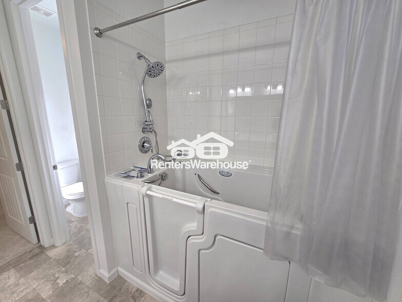 Building Photo - 11823 Barrentine Lp