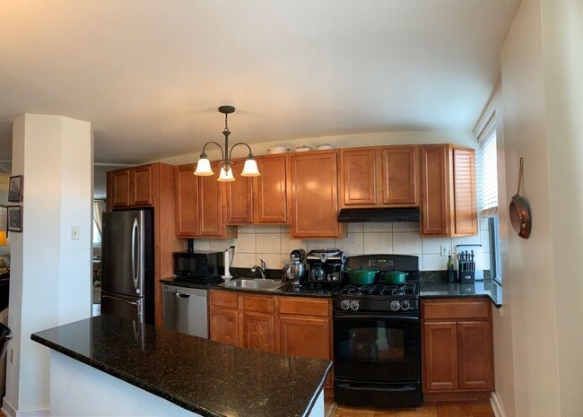 Building Photo - Condo For Rent - Art Museum/Fairmount