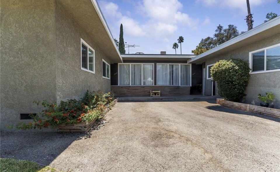 Building Photo - 1218 E Washington Blvd