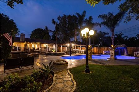 Building Photo - 18834 Devonshire St