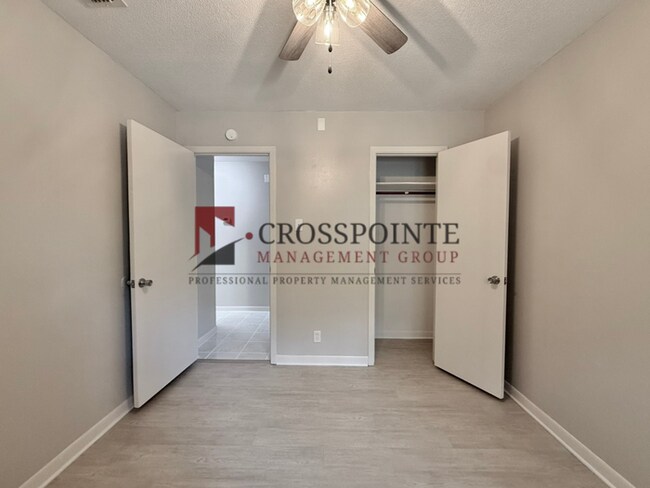 Building Photo - Tour Today! 3 Bedroom, 2 Bathroom Home!