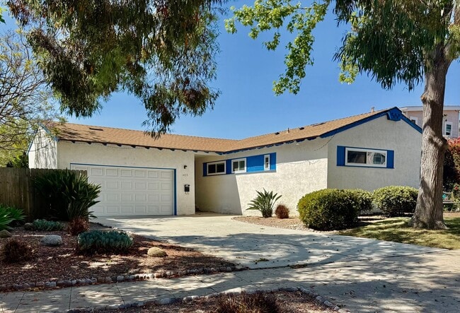 Building Photo - 4 Bed 2 Bath Home with Large Yard in Pacific Beach!