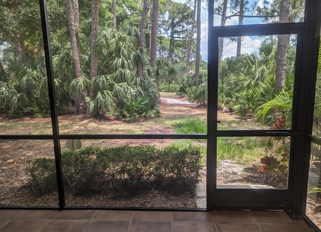 Building Photo - 906 La Costa Cir