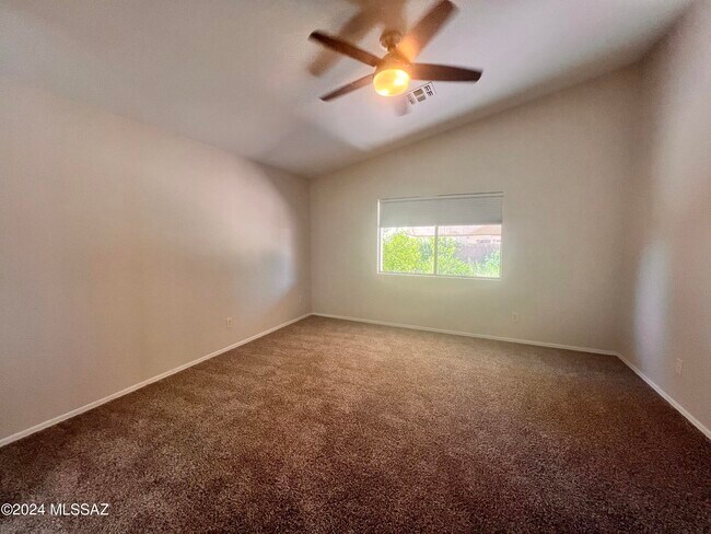 Building Photo - 2875 W Simplicity Dr