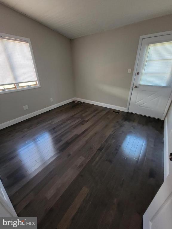 Building Photo - 104 University Blvd