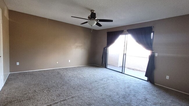 Building Photo - Spacious Home In A Great Location