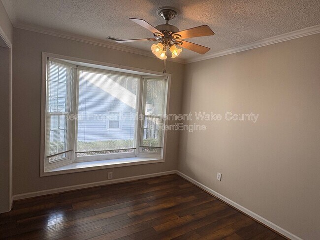 Building Photo - 106 N McLean Ct