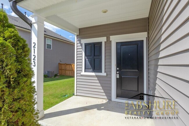 Building Photo - 2123 Water Marsh Trl