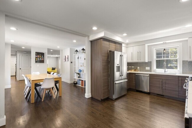 Building Photo - 265 Jackson St