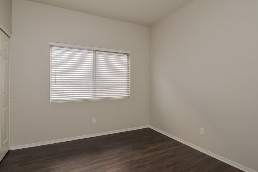 Building Photo - 6140 Withrow Downs St