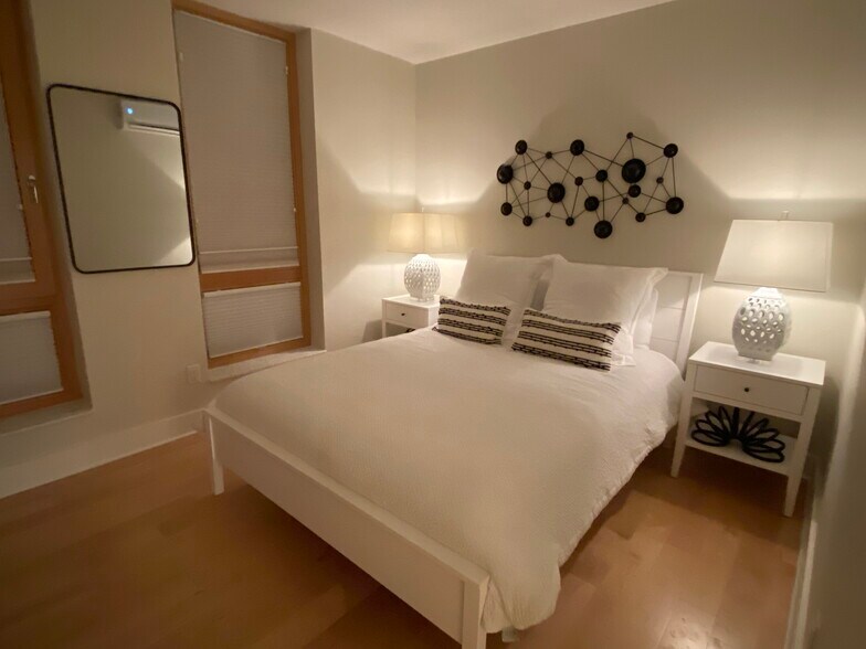 Building Photo - 240 Salem St