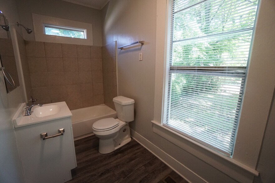 Building Photo - 4335 Jackson St