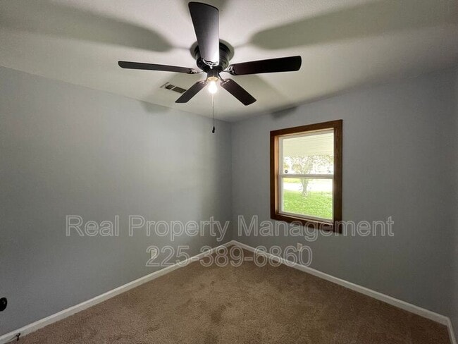 Building Photo - 1340 Bellonia Dr