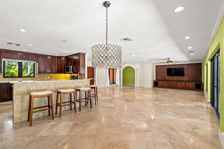 Building Photo - 515 Lido Dr