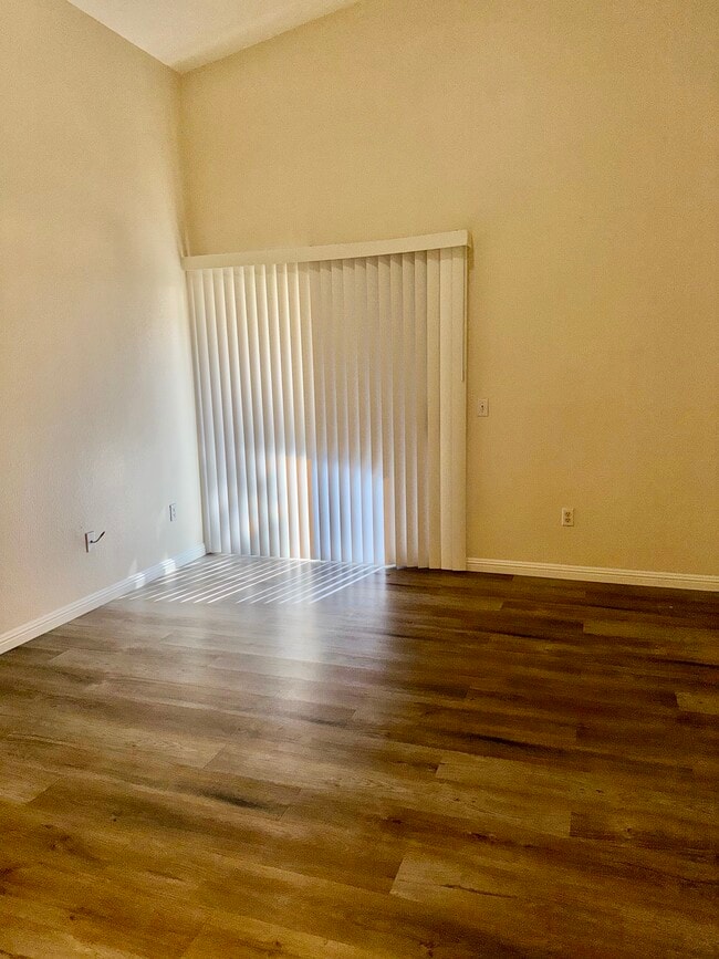 Building Photo - 1881 W Alexander Rd