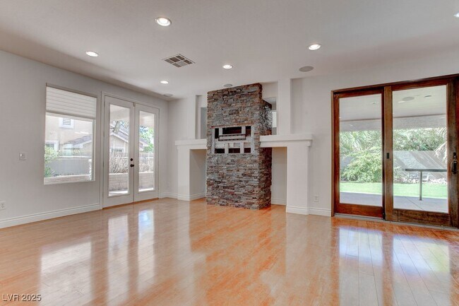 Building Photo - 10381 Walking View Ct