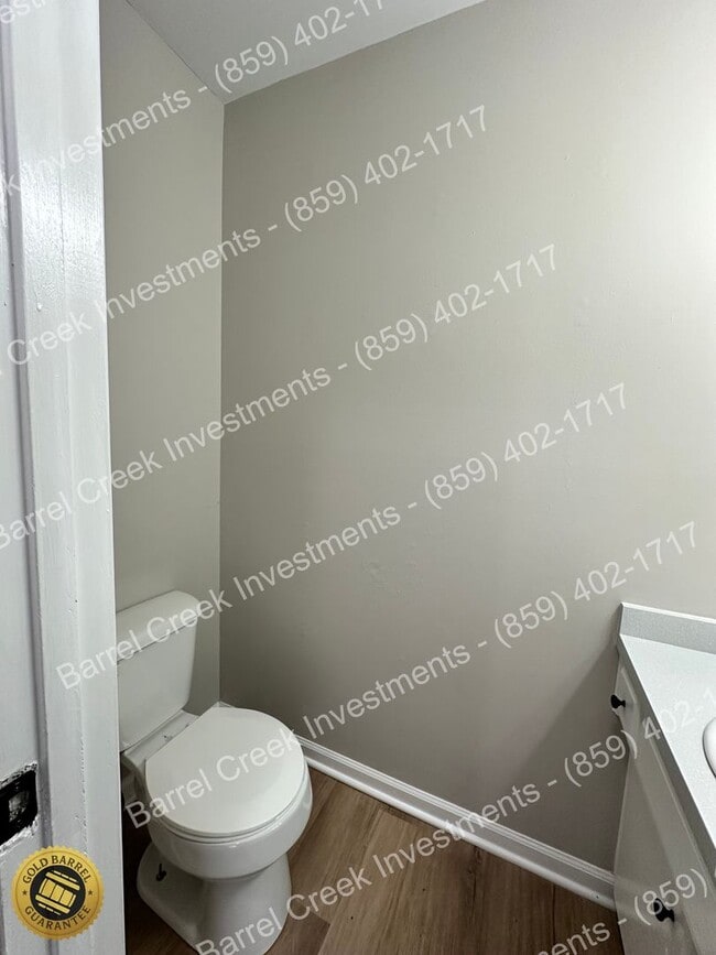 Building Photo - 2-Bed 1.5-Bath Townhome