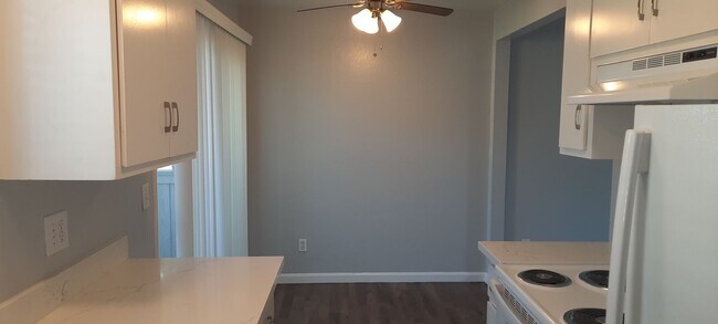 Building Photo - ~Welcome Home!!~ 1 Bed in highly desirable...