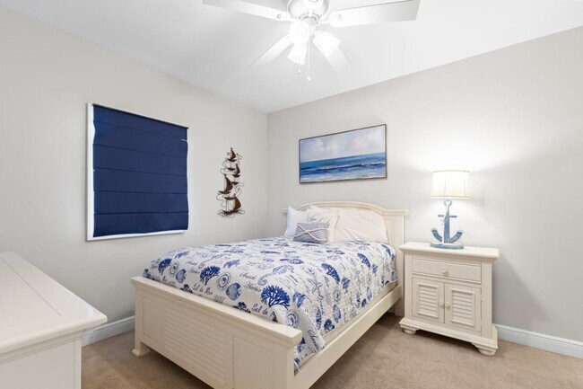 Building Photo - 365 E Beach Blvd