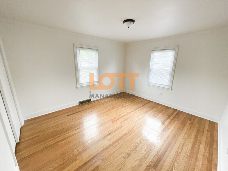 Building Photo - 3 Juanita Ct