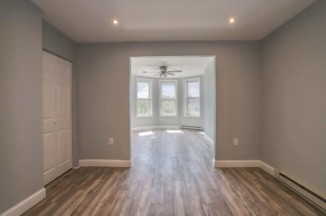 Building Photo - 237 Whiton St