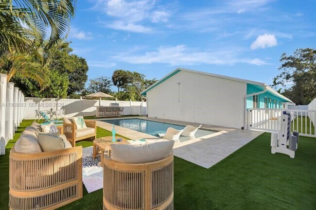 Building Photo - 1319 SW 30th St