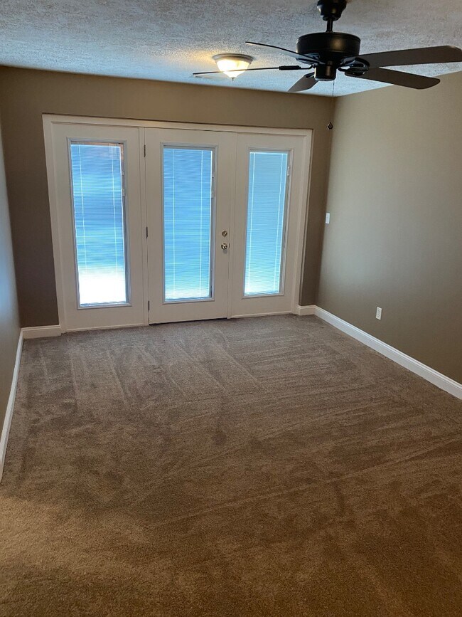 Building Photo - 711 Wyndhurst Dr