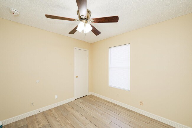 Building Photo - 2408 Milford Ct