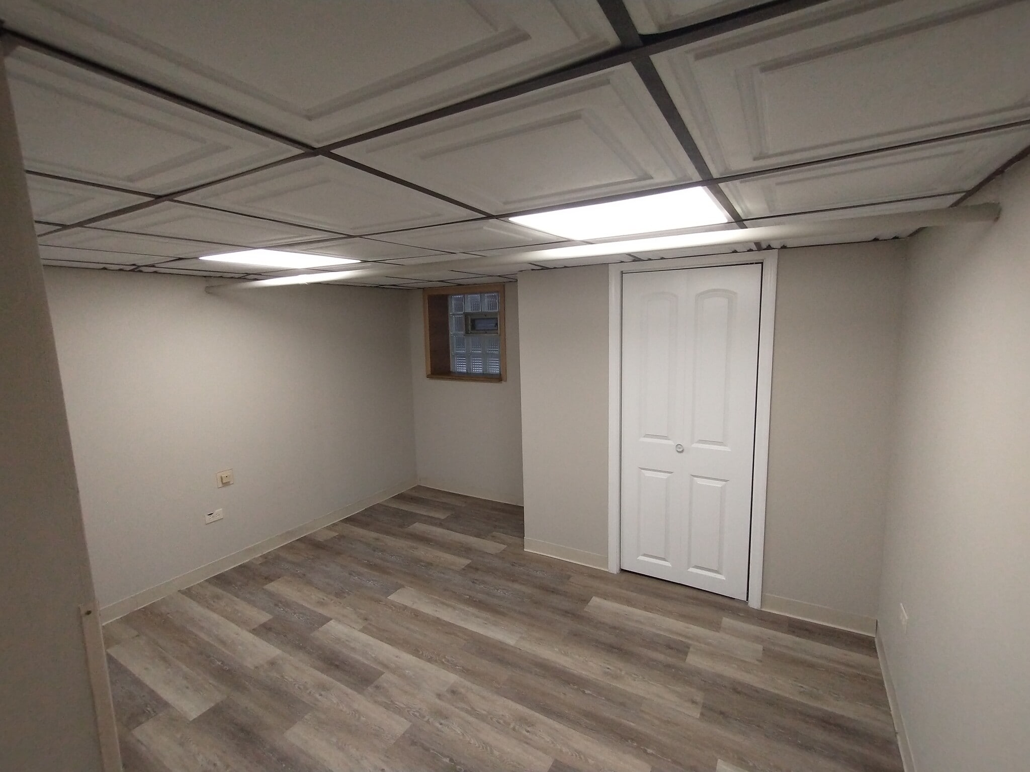 Building Photo - 2738 W Winnemac Ave