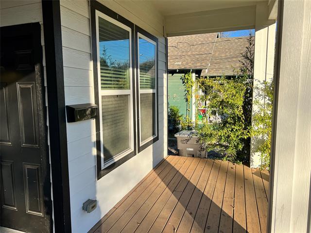 Building Photo - 319 W Page Ave