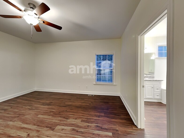 Building Photo - 12 Bittercrest Ct