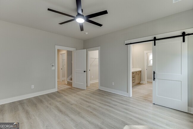 Building Photo - 125 Rains Rd