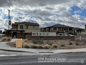 Building Photo - 3 Bed / 2.5 Bath Gilbert Townhome GATED Co...