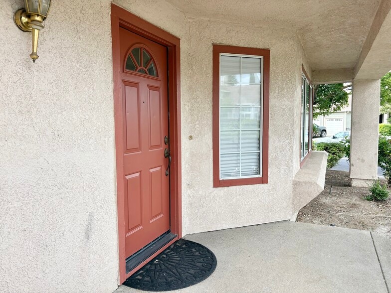 Building Photo - 1363 Egret Dr