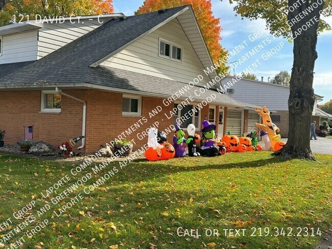 Building Photo - 121 David Ct