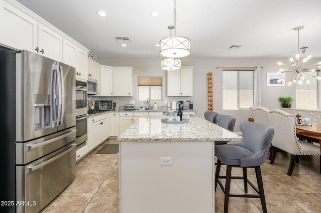 Building Photo - 6608 W Saguaro Park Ln